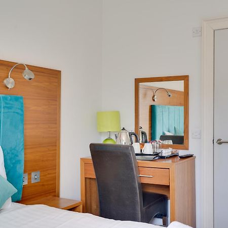 The County Hotel - Self Check-In, Ultra Fast Wi-Fi, Free Parking, Central Location Selkirk Bagian luar foto