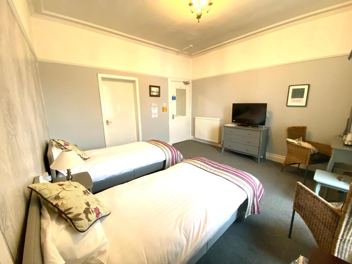 The County Hotel - Self Check-In, Ultra Fast Wi-Fi, Free Parking, Central Location Selkirk Bagian luar foto