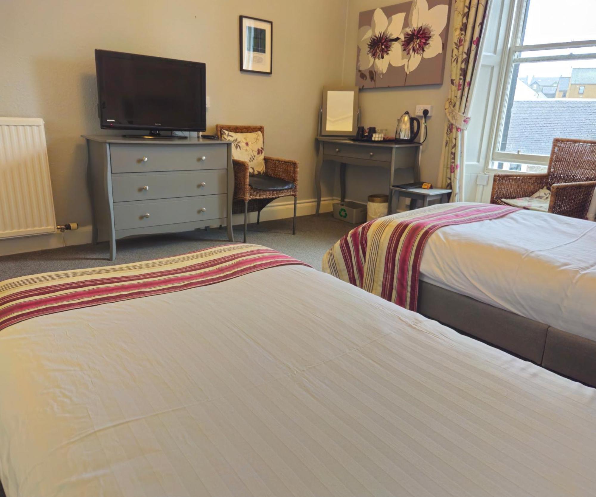 The County Hotel - Self Check-In, Ultra Fast Wi-Fi, Free Parking, Central Location Selkirk Bagian luar foto