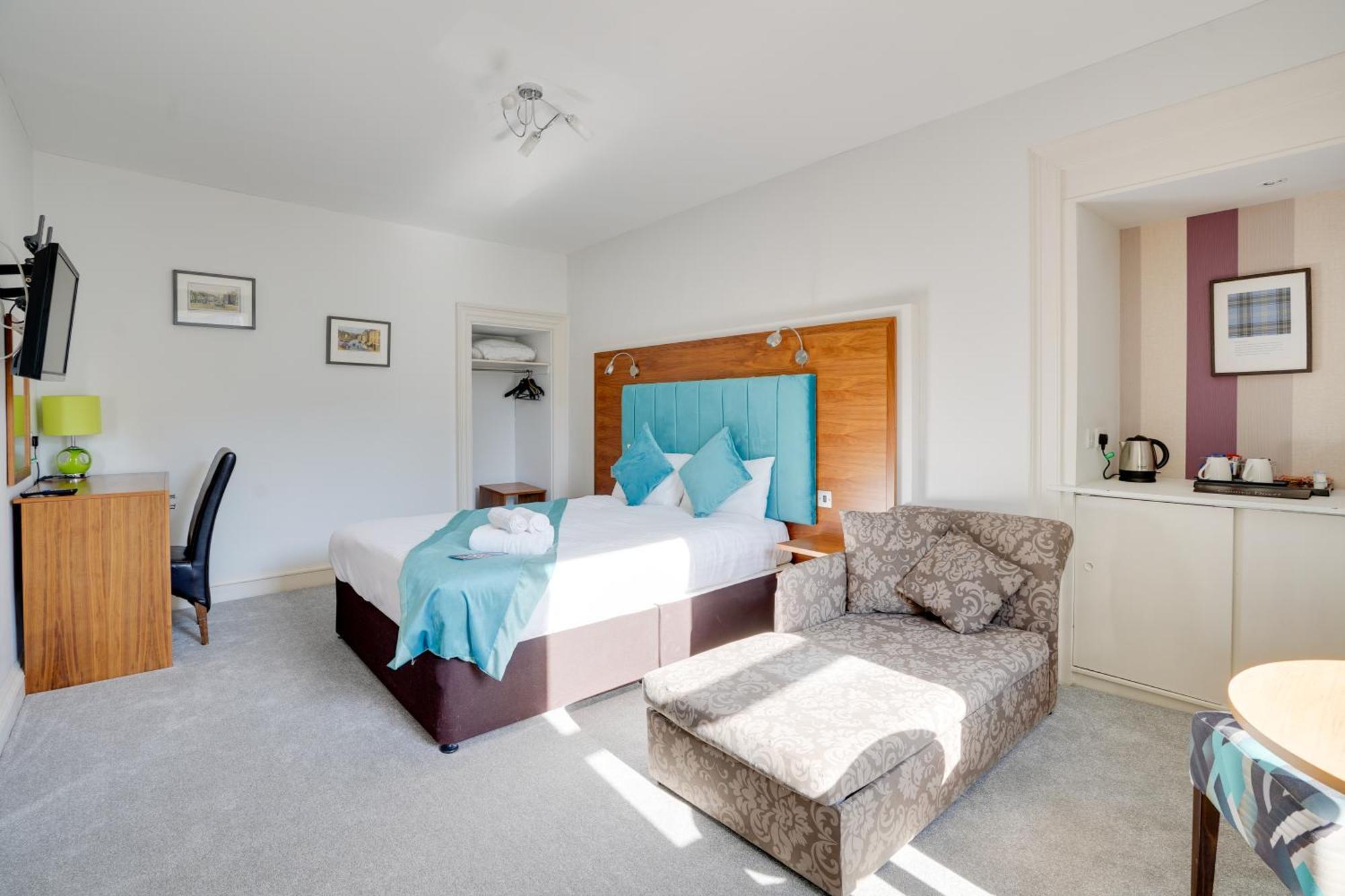 The County Hotel - Self Check-In, Ultra Fast Wi-Fi, Free Parking, Central Location Selkirk Bagian luar foto