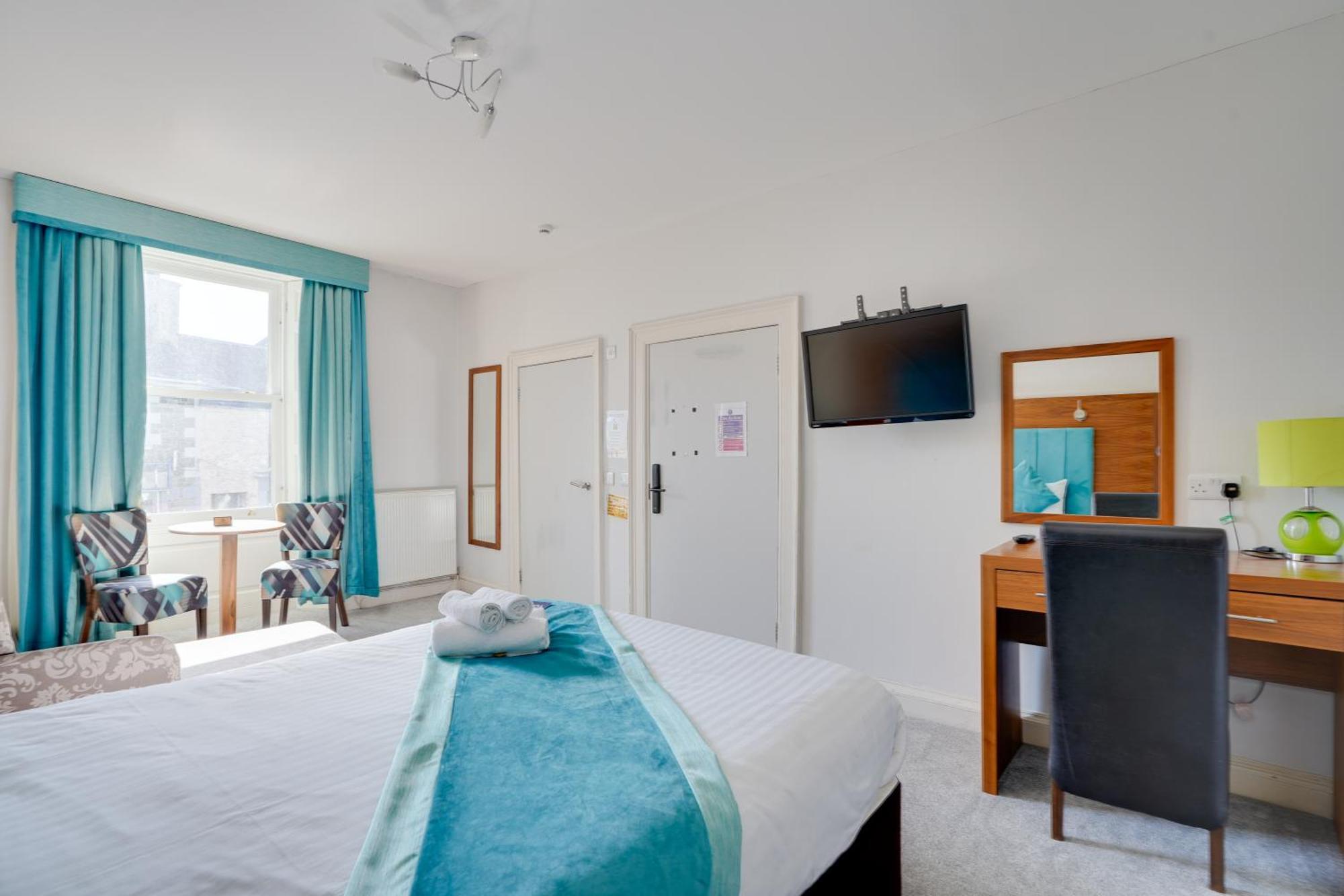 The County Hotel - Self Check-In, Ultra Fast Wi-Fi, Free Parking, Central Location Selkirk Bagian luar foto