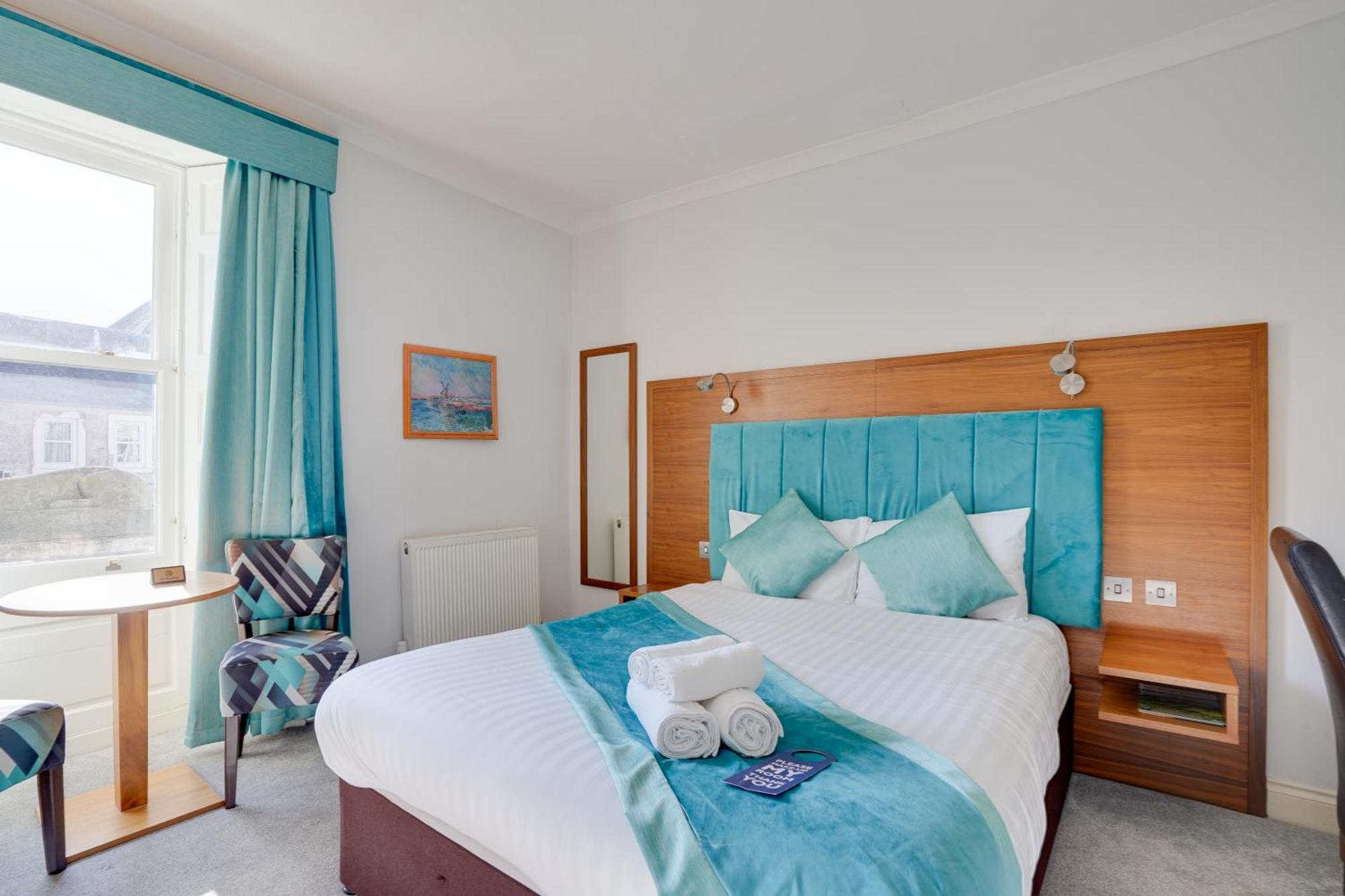The County Hotel - Self Check-In, Ultra Fast Wi-Fi, Free Parking, Central Location Selkirk Bagian luar foto