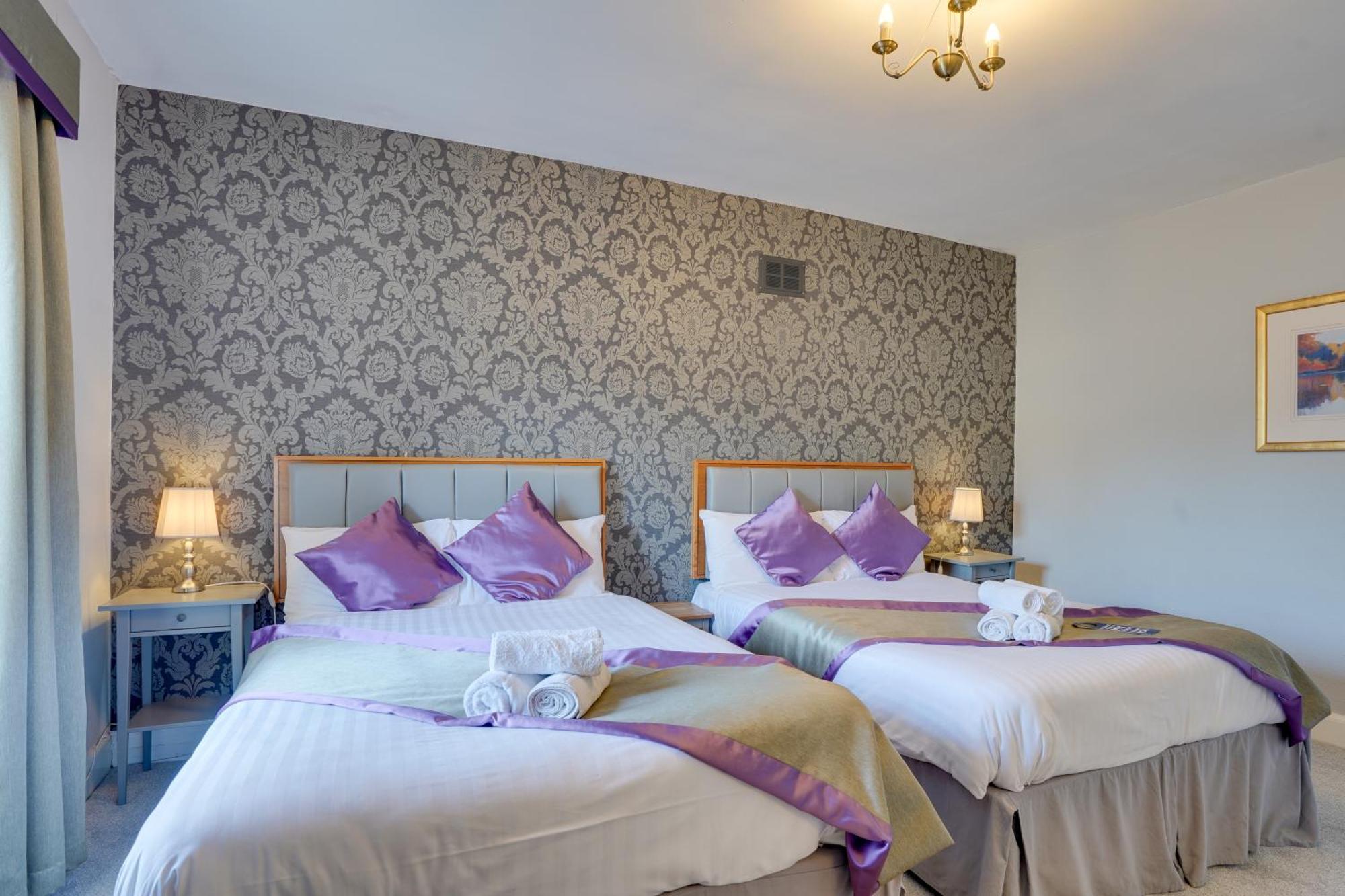 The County Hotel - Self Check-In, Ultra Fast Wi-Fi, Free Parking, Central Location Selkirk Bagian luar foto