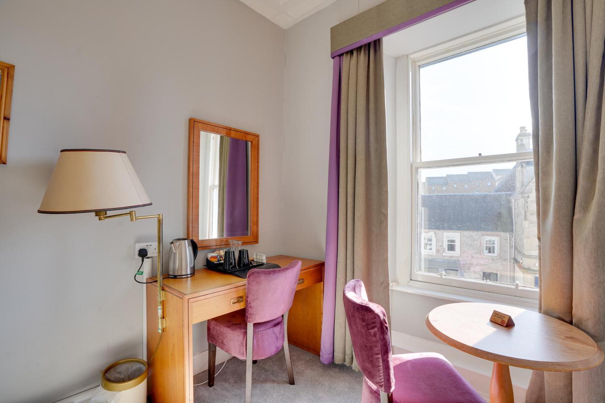 The County Hotel - Self Check-In, Ultra Fast Wi-Fi, Free Parking, Central Location Selkirk Bagian luar foto