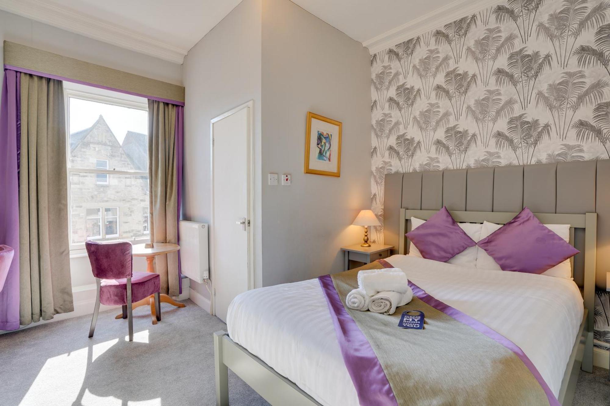 The County Hotel - Self Check-In, Ultra Fast Wi-Fi, Free Parking, Central Location Selkirk Bagian luar foto