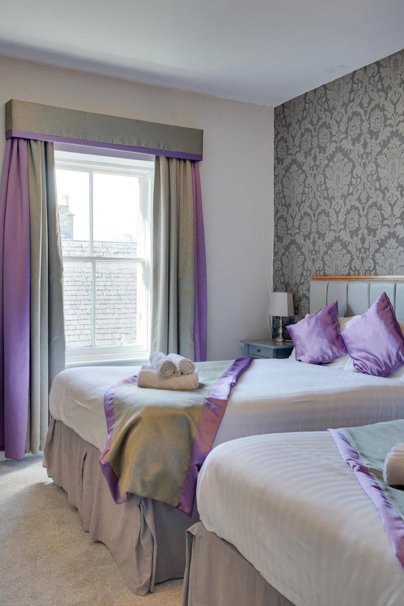 The County Hotel - Self Check-In, Ultra Fast Wi-Fi, Free Parking, Central Location Selkirk Bagian luar foto