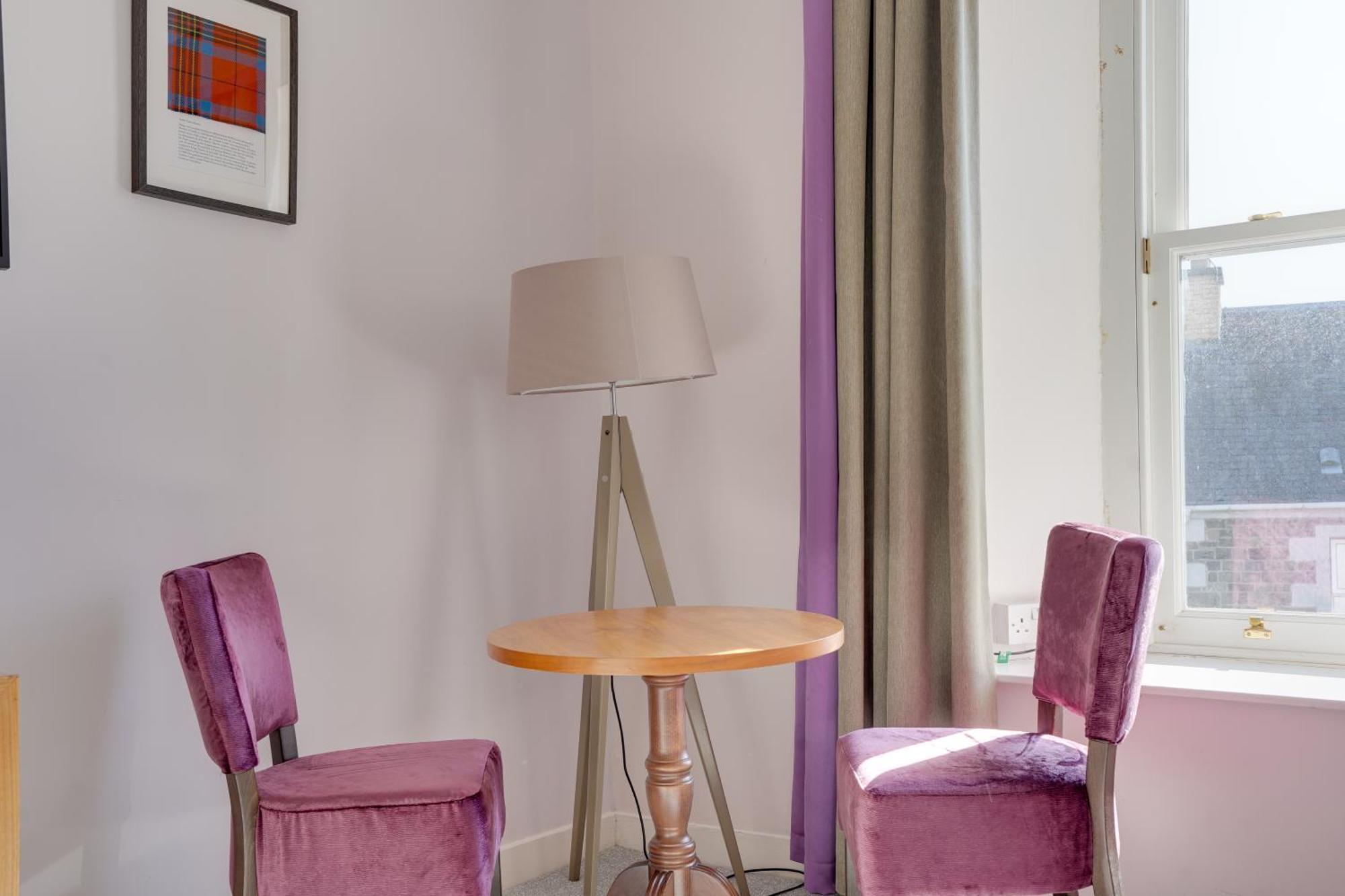 The County Hotel - Self Check-In, Ultra Fast Wi-Fi, Free Parking, Central Location Selkirk Bagian luar foto