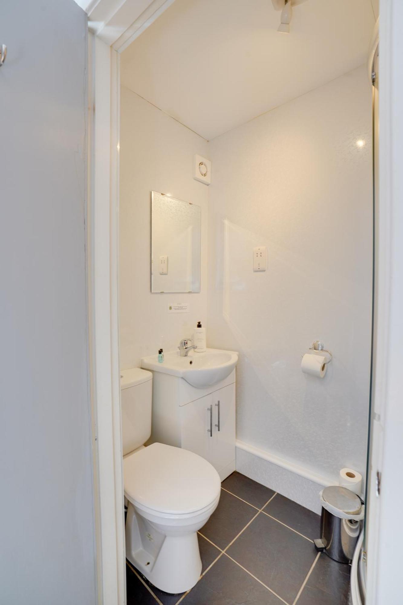 The County Hotel - Self Check-In, Ultra Fast Wi-Fi, Free Parking, Central Location Selkirk Bagian luar foto