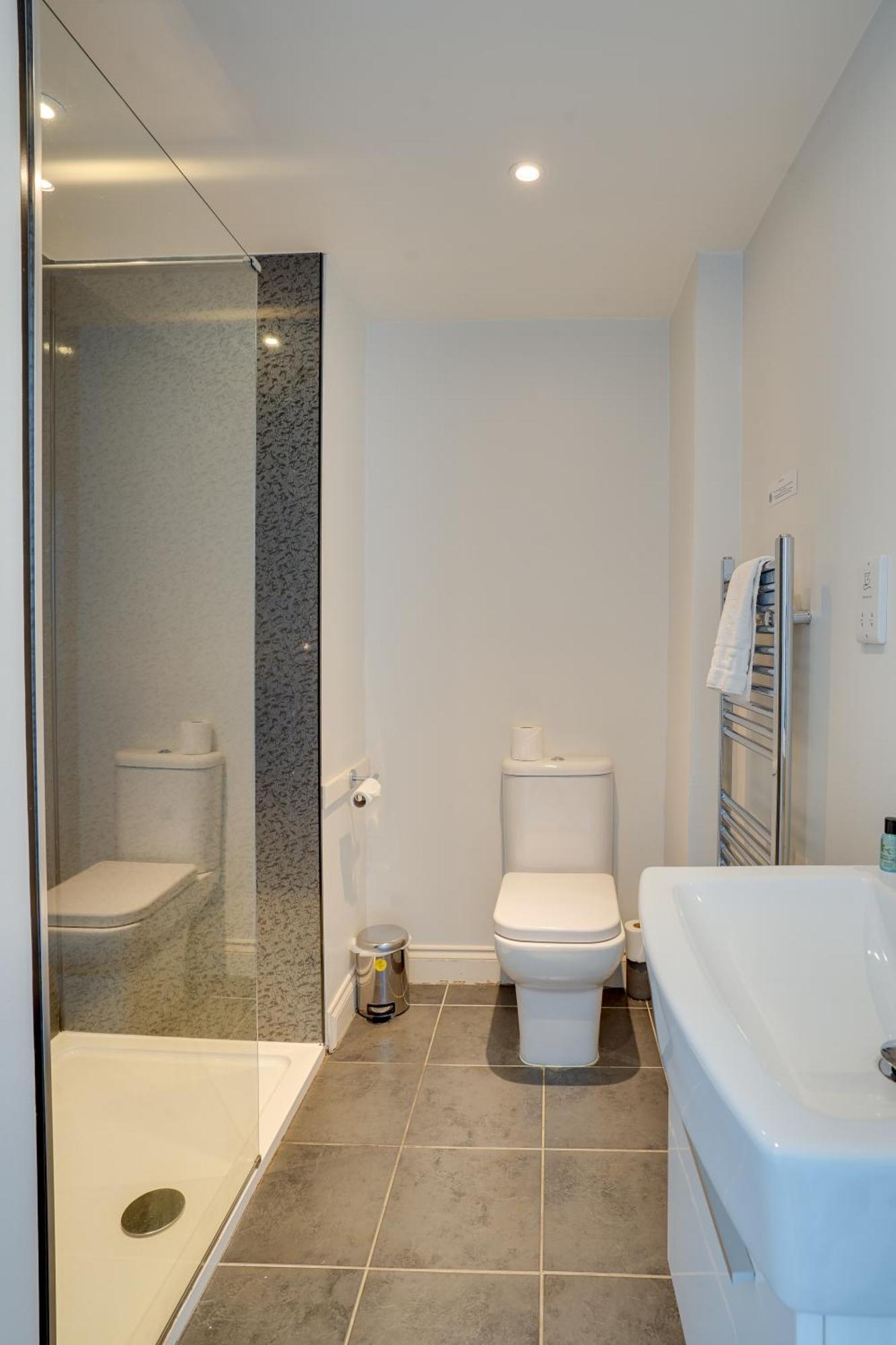 The County Hotel - Self Check-In, Ultra Fast Wi-Fi, Free Parking, Central Location Selkirk Bagian luar foto